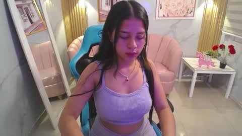 Emilia  online show from October 2025 04:33:01 AM