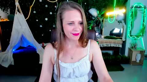 Emilia Bedy online show from May 2026 09:17:02 AM