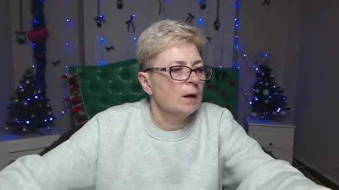 EmiliaGree online show from December 2025 06:03:02 PM