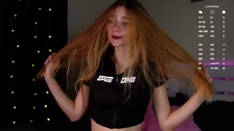 Snapshot of emiliaheather chatting on October 2025 11:22:02 PM Tessa online show from October 2025 11:22:02 PM