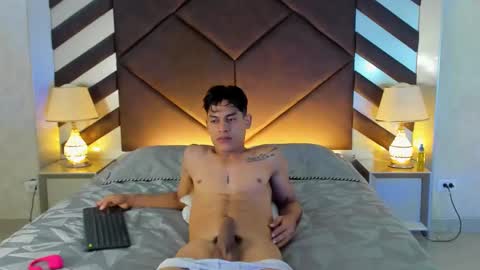 Snapshot of emilianobrl chatting on February 2025 02:44:01 PM EmilianoBrl online show from February 2025 02:44:01 PM
