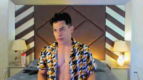 Snapshot of emilianobrl chatting on February 2025 12:02:02 PM EmilianoBrl online show from February 2025 12:02:02 PM