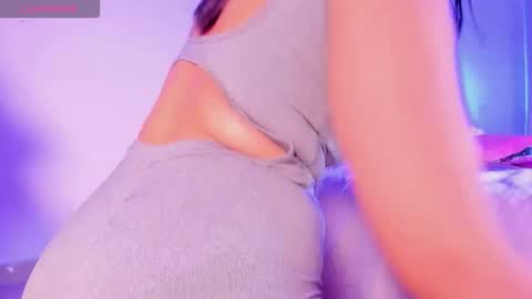 Snapshot of emilie_james chatting on October 2025 03:22:02 PM Emilie James online show from October 2025 03:22:02 PM