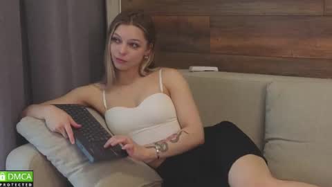 emilielong online show from June 2026 06:05:02 AM