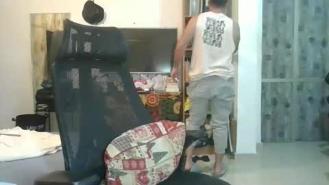 EmilioZem8 online show from December 2024 10:39:02 AM