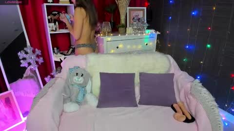 Emiliya online show from December 2024 01:29:01 AM