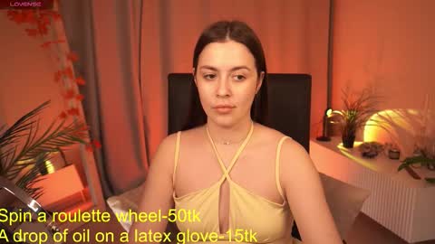  Emiliya  online show from November 2025 01:25:02 PM