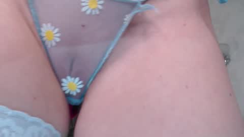 Snapshot of emilly_angel chatting on December 2025 07:55:01 PM Emily online show from December 2025 07:55:01 PM