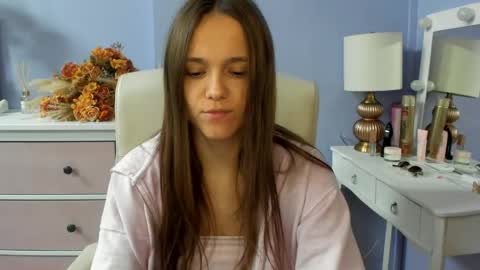 Emilly online show from April 2026 06:39:01 AM