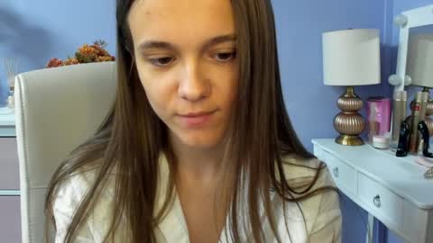 Emilly online show from May 2026 06:30:01 AM