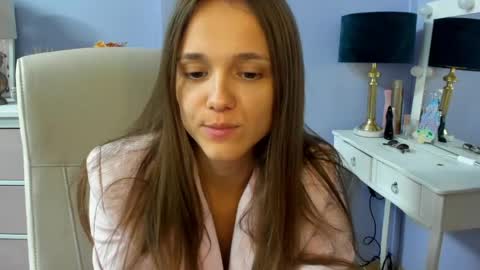 Emilly online show from June 2026 06:58:02 AM
