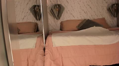 Snapshot of emilly_mell chatting on September 2025 11:13:02 AM emilly_mell online show from September 2025 11:13:02 AM