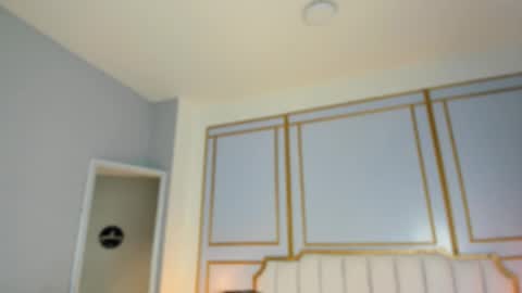 Snapshot of emilly_mell chatting on November 2025 11:33:02 AM emilly_mell online show from November 2025 11:33:02 AM