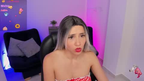 Snapshot of emilly_smith_1 chatting on March 2026 06:30:01 AM Emily online show from March 2026 06:30:01 AM