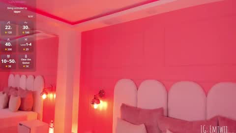 Snapshot of emilly_williamss chatting on October 2025 05:21:02 PM Emilly online show from October 2025 05:21:02 PM