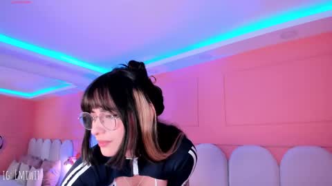 Snapshot of emilly_williamss chatting on May 2026 05:42:01 PM Emilly online show from May 2026 05:42:01 PM