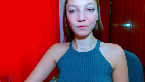 Emilly online show from December 2025 10:33:01 AM