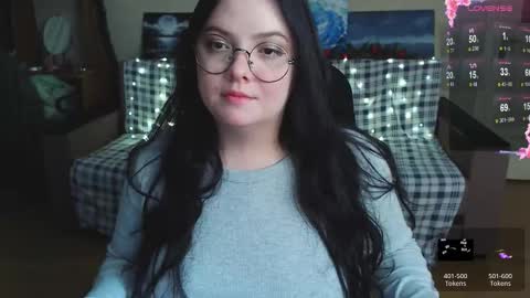 Emily online show from December 2025 09:33:01 PM