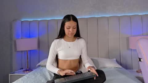 Snapshot of emily__stef chatting on June 2026 12:41:01 PM EMILY online show from June 2026 12:41:01 PM