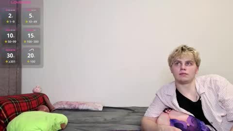 emily_and_ilumi online show from March 2026 09:43:01 PM