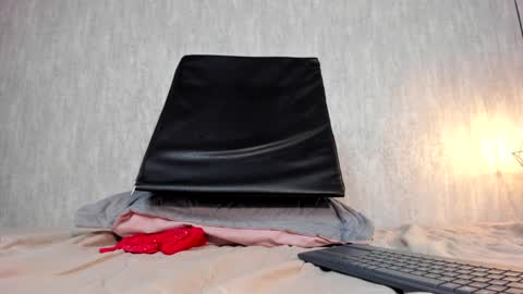 Snapshot of emily_ariaszc chatting on January 2025 11:27:01 PM Emily online show from January 2025 11:27:01 PM