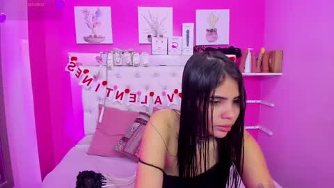 Snapshot of emily_beltonn chatting on February 2025 03:01:02 PM online show from February 2025 03:01:02 PM
