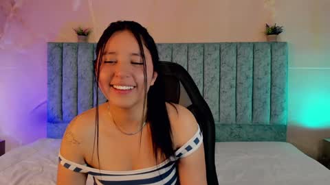 Snapshot of emily_carter19 chatting on December 2024 07:43:02 PM Emily Carter online show from December 2024 07:43:02 PM