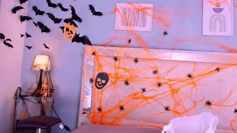 emily_castillo1_ online show from October 2025 05:08:01 AM