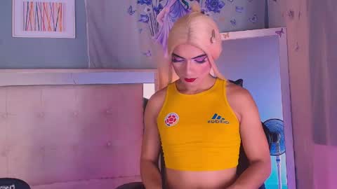 emily_castillo1_ online show from May 2026 05:01:02 AM