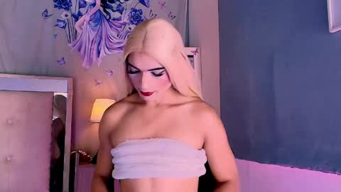 emily_castillo1_ online show from June 2026 05:22:01 AM