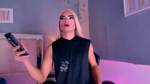 emily_castillo1_ online show from June 2026 05:21:01 AM