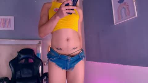 emily_castillo1_ online show from June 2026 09:14:01 AM