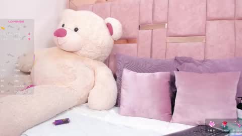 Snapshot of emily_daarell chatting on February 2026 10:42:01 PM M I A online430pm- 930pm online show from February 2026 10:42:01 PM