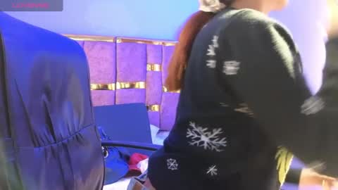 emily fox 3 online show from October 2025 03:45:01 AM