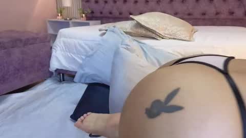 Emily online show from November 2025 07:18:01 PM