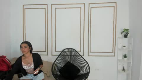 emily_gaviria1 online show from May 2026 12:01:02 PM