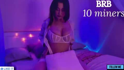 Snapshot of emily_gin chatting on February 2025 02:32:02 AM EMILY online show from February 2025 02:32:02 AM