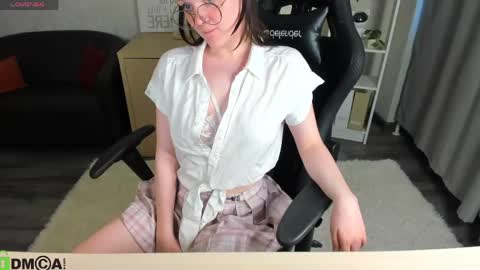 Snapshot of emily_hil11 chatting on May 2026 01:10:02 AM Emily online show from May 2026 01:10:02 AM