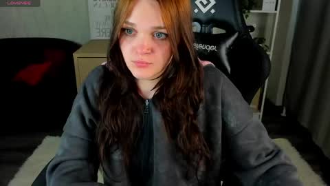 Snapshot of emily_hil11 chatting on May 2026 01:01:01 AM Emily online show from May 2026 01:01:01 AM