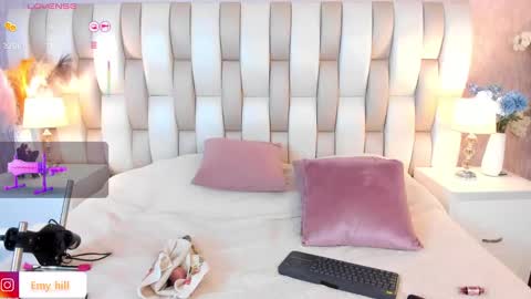 Snapshot of emily_hill___ chatting on January 2025 03:22:02 AM EMILY Monday 5-2 am From Tuesday to Friday5-1 am Colombia time online show from January 2025 03:22:02 AM