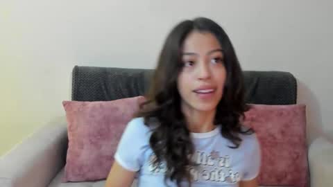 Snapshot of emily_jonessxx chatting on December 2025 01:42:01 PM emily online show from December 2025 01:42:01 PM