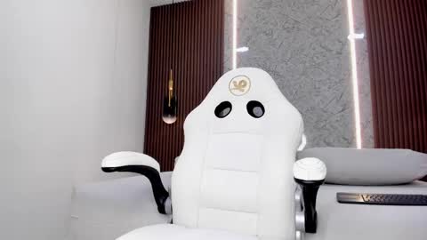 emily_kovac online show from April 2026 11:05:02 AM