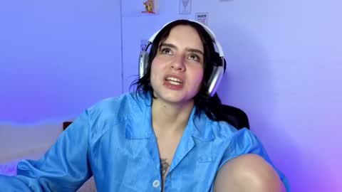 Emily Lindey online show from February 2026 07:51:01 AM