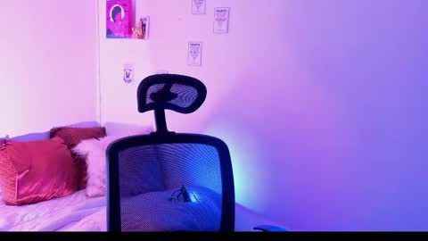 Emily Lindey online show from April 2026 04:38:01 AM