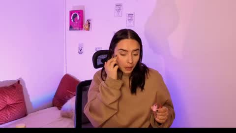 Emily Lindey online show from May 2026 04:50:02 AM