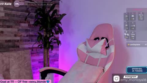 Snapshot of emily_montoya chatting on October 2025 10:04:01 PM Emily online show from October 2025 10:04:01 PM