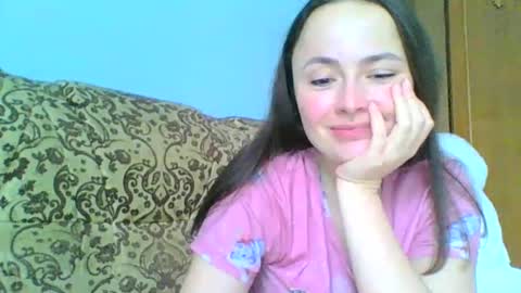 Snapshot of emily_morning_dew chatting on January 2025 01:19:01 PM emily_morning_dew online show from January 2025 01:19:01 PM