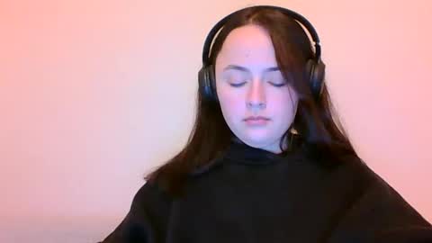 Snapshot of emily_morning_dew chatting on January 2025 04:49:02 PM emily_morning_dew online show from January 2025 04:49:02 PM