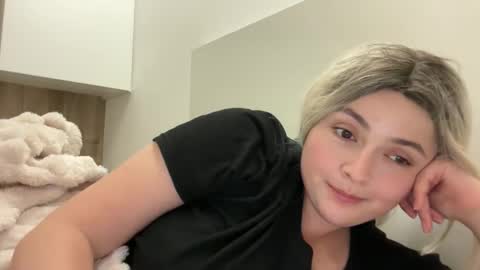 emily_morning_dew online show from October 2025 06:20:01 PM