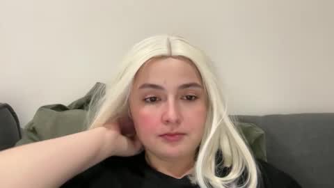 emily_morning_dew online show from November 2025 07:12:02 PM